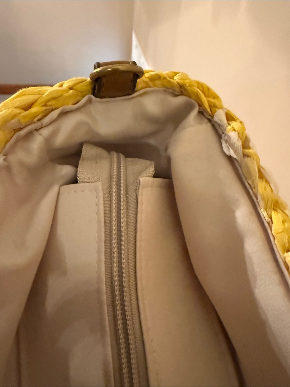 Yellow Braided Half-Moon Lemon Tote Bag with Wooden Handles EUC - Picture 11 of 11